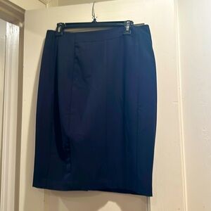 Worthington navy skirt